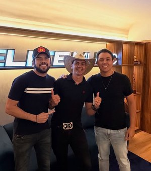 Arapiraquense Willy Vaqueiro é escolhido em concurso no Ceará, grava CD e assina contrato