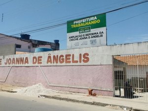 Sem aula, pais denunciam demora de reforma em creche municipal no Agreste