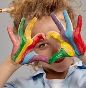 Justiça decreta medidas protetivas de urgência a criança autista agredida em clínica de Maceió