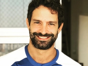 Após virar motorista de aplicativo, ator celebra volta à TV