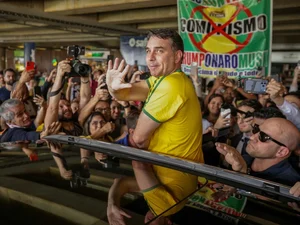 Decisão de Moraes é silenciamento de Bolsonaro, diz campanha de Flávio