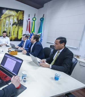 Câmara confirma convocação de novos servidores em reunião com promotora do MPE