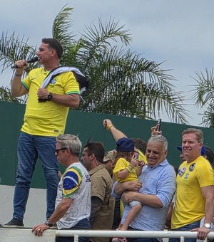 Guinada de Arapiraca à direita repercute e vira símbolo na campanha de Flávio Bolsonaro