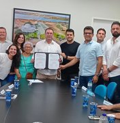 [Video] Prefeito Luciano Barbosa assina Ordem de Serviço para construção do novo CRAS do bairro Planalto