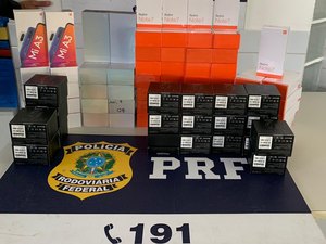 PRF faz apreensão de eletrônicos sem nota fiscal avaliada em 70 mil reais