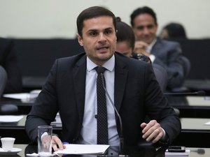 Alexandre Ayres destina mais de R$ 2 milhões em emendas parlamentares