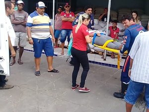 Acidente entre motocicleta e pedestre deixa uma pessoa ferida