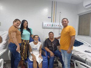 Família de mulher internada em hospital do Recife chega à unidade após pedido de ajuda