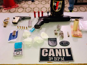 Armas, munição e drogas são apreendidas em Arapiraca após denúncia anônima