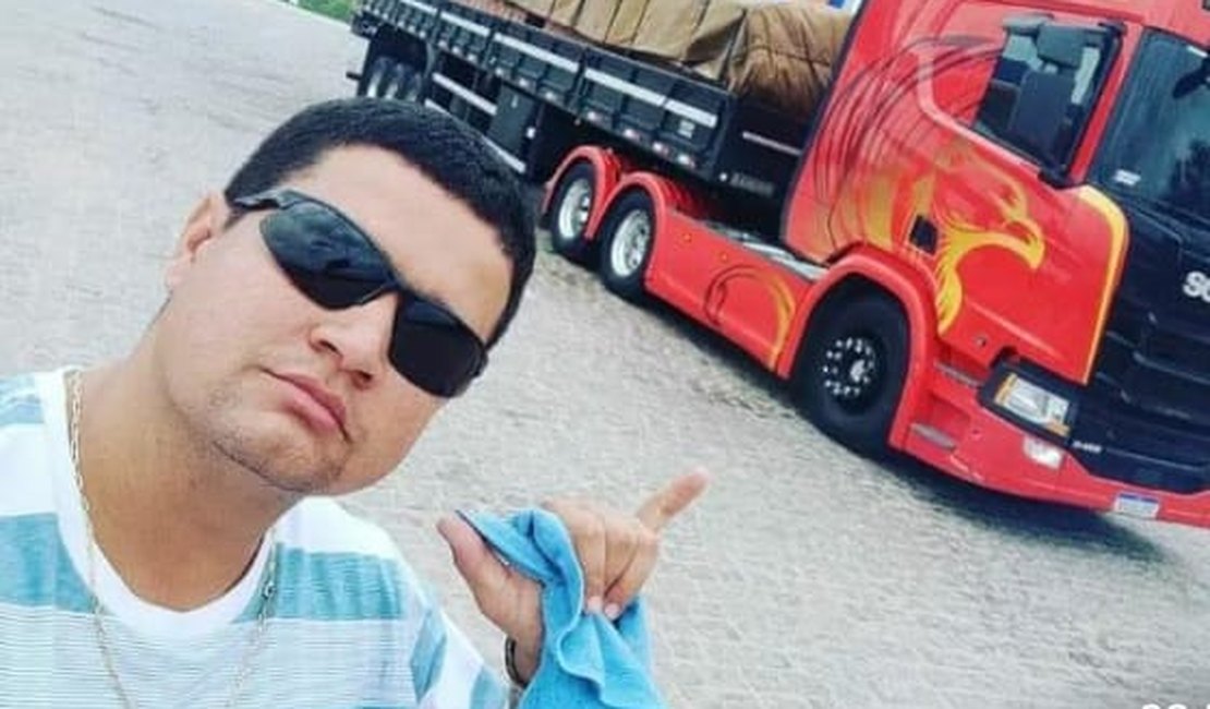 Caminhoneiro de Arapiraca morre em acidente envolvendo três veículos na BR 316