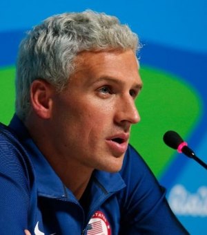 Ryan Lochte, nadador americano que diz ter sido assaltado, muda versão em entrevista