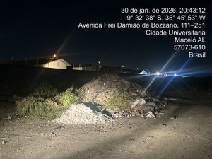 Condutor de caçamba é detido pela PM após flagrante de crime ambiental