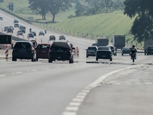 Movimento nas estradas federais aumenta no feriado da Semana Santa