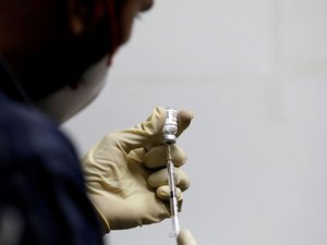 Técnicos da Anvisa inspecionam laboratório indiano que produz Covaxin