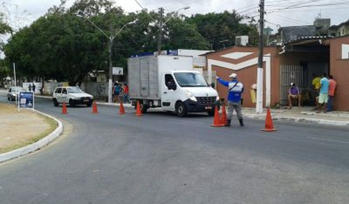 Blitz da Lei Seca autua 59 motoristas e prende um por embriaguez ao volante 