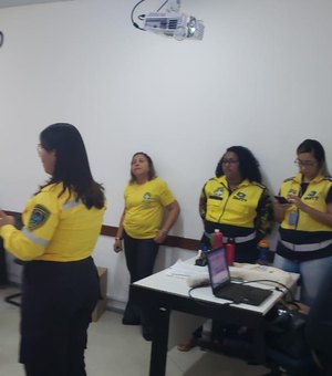 Maio Amarelo: Taxistas participam de palestras sobre educação no trânsito em Maceió