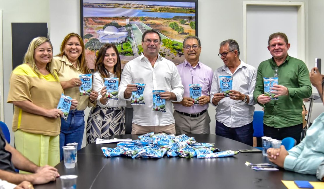 Creches e abrigos de Arapiraca recebem 20 toneladas de leite em pó