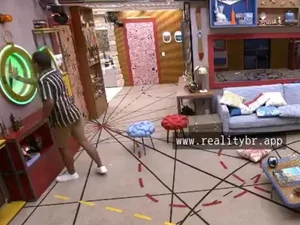 Alagoano Bruno Gaga aperta o botão de desistência e sai do Big Brother Brasil