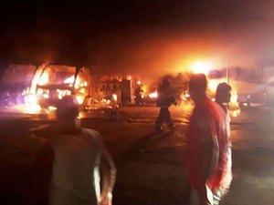 Incêndio em garagem de empresa destrói quatro ônibus e caçamba na Chã do Pilar