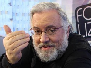 No grupo de risco do coronavírus, Leão Lobo é afastado do SBT