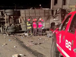 Meia tonelada de drogas é encontrada em ônibus acidentado em Quito