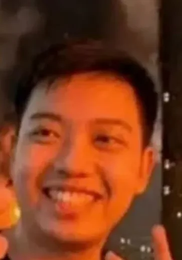 Influencer é preso após postar selfie em frente a incêndio com 159 mortos