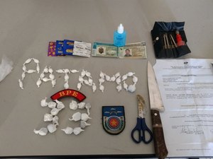 Em dois dias, jovem é preso duas vezes acusado de tráfico drogas e porte ilegal