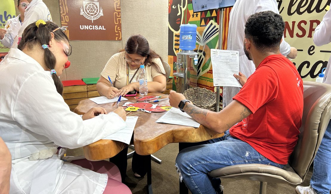 Hemoal promove cadastro para doação de medula óssea na Bienal do Livro