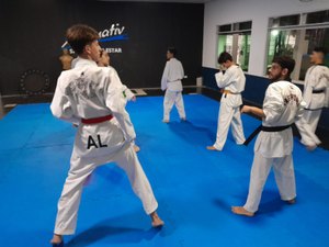 [Vídeo] Atletas arapiraquenses de Taekwondo treinam forte visando Copa Nordeste