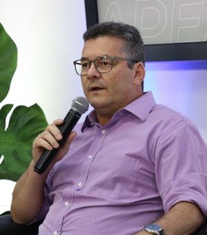 Fábio Guedes assume Educação com desafio de fortalecer a tecnologia no ensino público