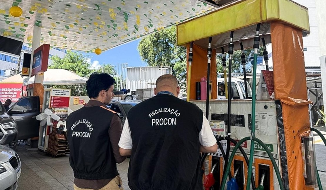 Procon Maceió fiscaliza postos de combustíveis após aumento da gasolina