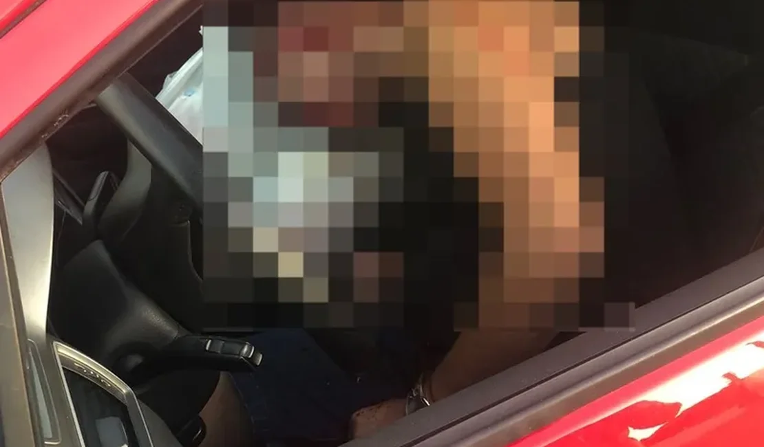 Homem é morto a tiros dentro de carro em Taquarana