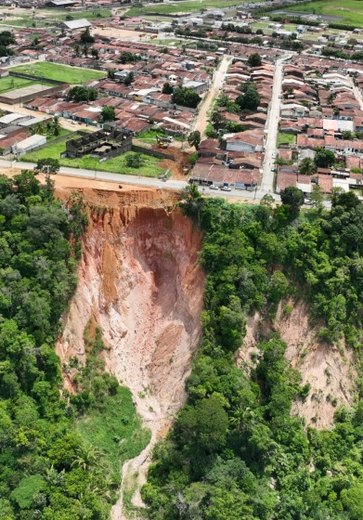 Voçoroca em Rio Largo representa risco à população e à infraestrutura urbana, aponta Defesa Civil