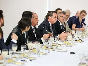 ‘Falar que se passa fome no Brasil é uma grande mentira’, diz Bolsonaro