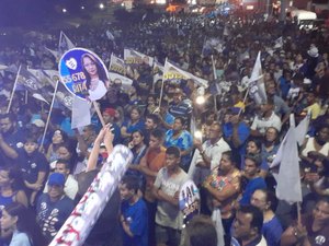 Opositores invadem carreata em Traipu para agredir participantes