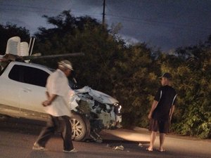 Acidente entre moto e carro deixa uma pessoa morta