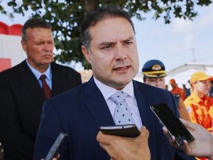 Renan Filho convida o presidente para acompanhar ações no Pinheiro