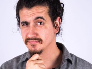 Afonso Padilha apresenta stand-up comedy em Maceió