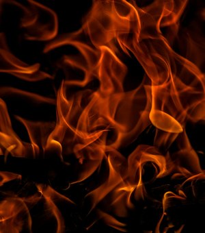 Jovem embriagado causa incêndio na própria casa no município de Flexeiras