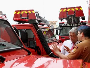 Governador  entrega viaturas ao Corpo de Bombeiros Militar