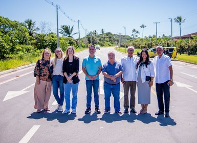 Cibele Moura participa de entrega de rodovia e ruas pavimentadas na Barra de Santo Antônio