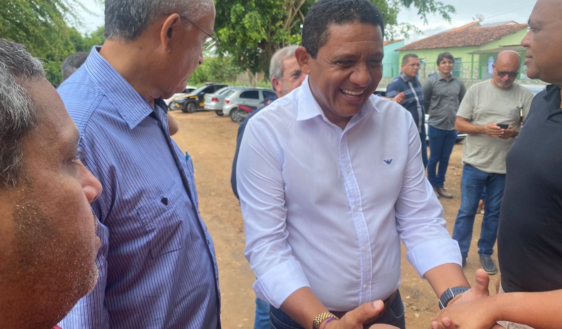 “Peço perdão pelas falhas, mas há uma vontade grande de fazer melhor por Palmeira,” diz Julio Cesar durante entrega de nova obra em Palmeira