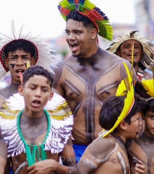 Desfile marca início das celebrações dos 137 anos de Palmeira dos Índios