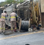 Caminhão de terceirizada da Equatorial tomba e deixa funcionários feridos em Colônia Leopoldina