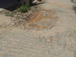 Moradores de Maragogi reclamam de ruas esburacadas