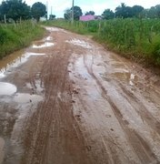 Estradas rurais esburacadas irritam moradores de Arapiraca