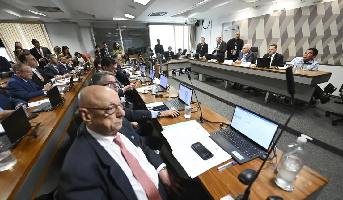 CCJ do Senado aprova PL da Dosimetria e plenário pode votar ainda hoje