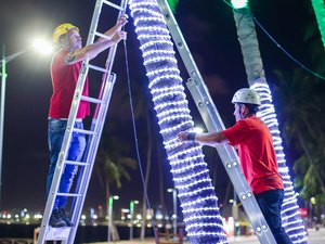 Natal de Todos Nós: Prefeitura inicia decoração natalina na capital