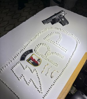 PM apreende drogas e simulacro de arma de fogo em Delmiro Gouveia e Arapiraca
