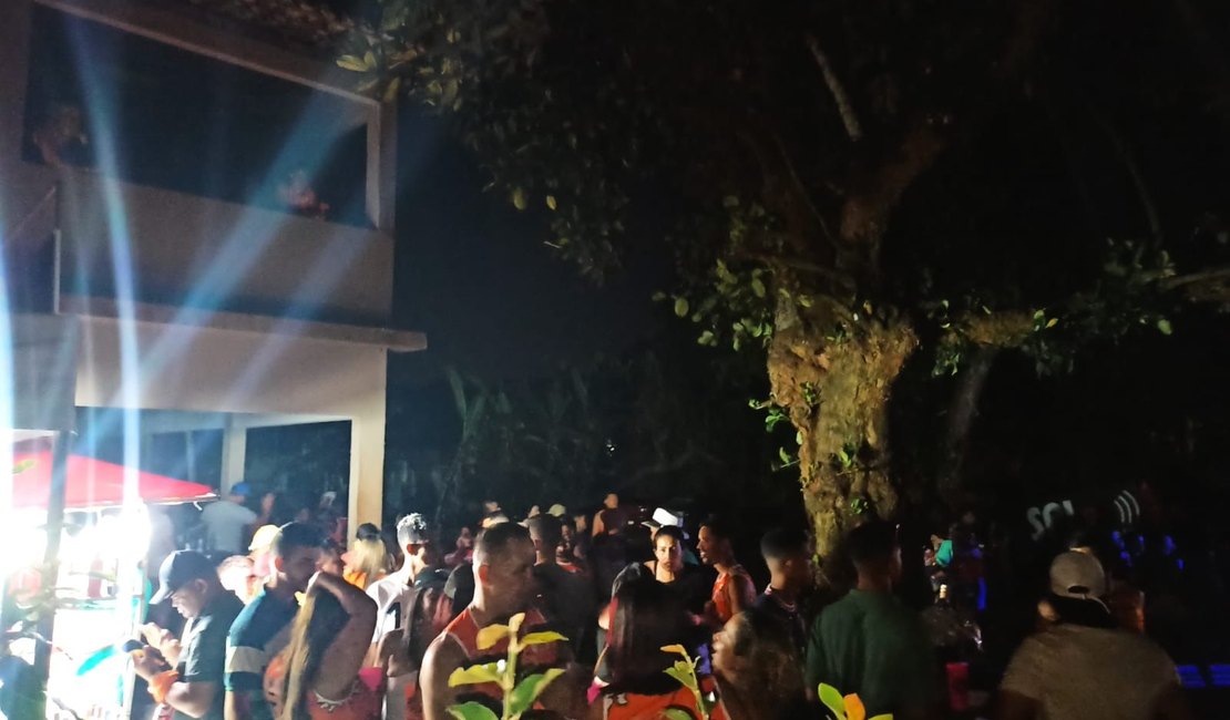 [Vídeo] PM encerra festa com mais de 400 pessoas em sítio em Rio Largo